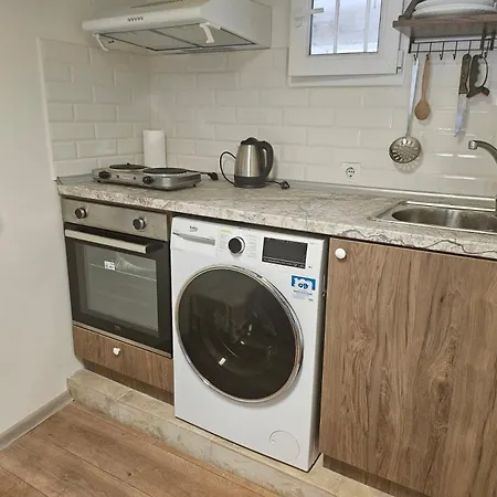 гарсониера в центъра на град L *